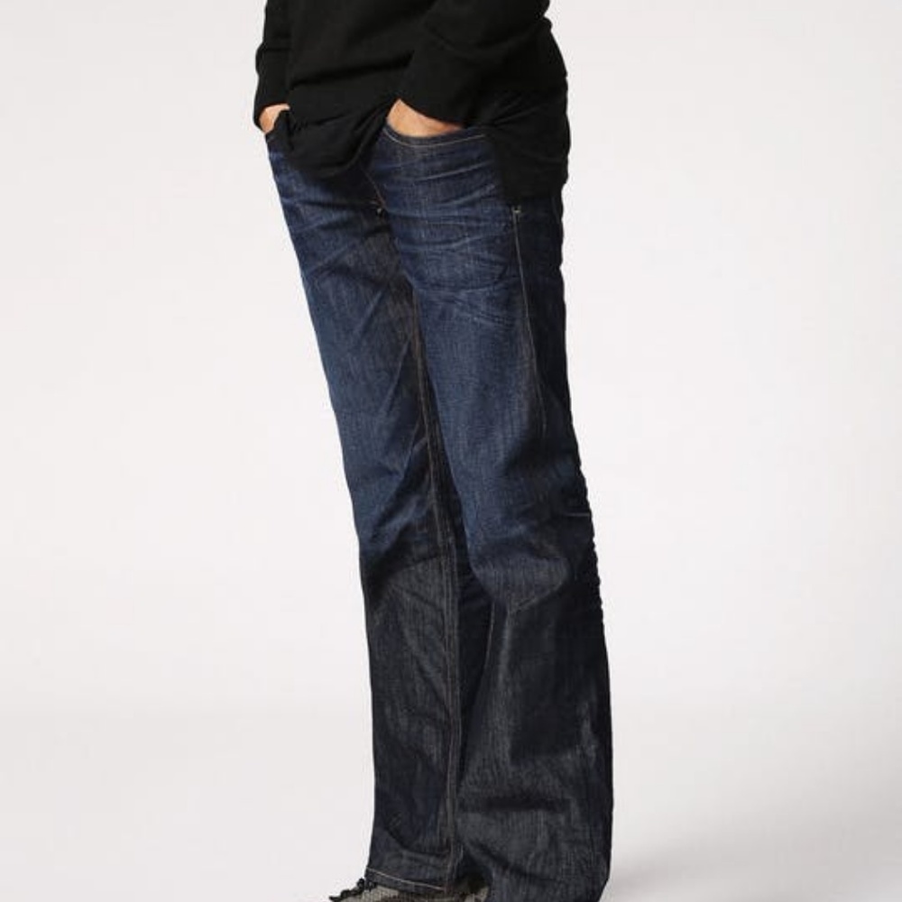 NWOT Men's Diesel Larkee Straight-Leg Jeans 32/30